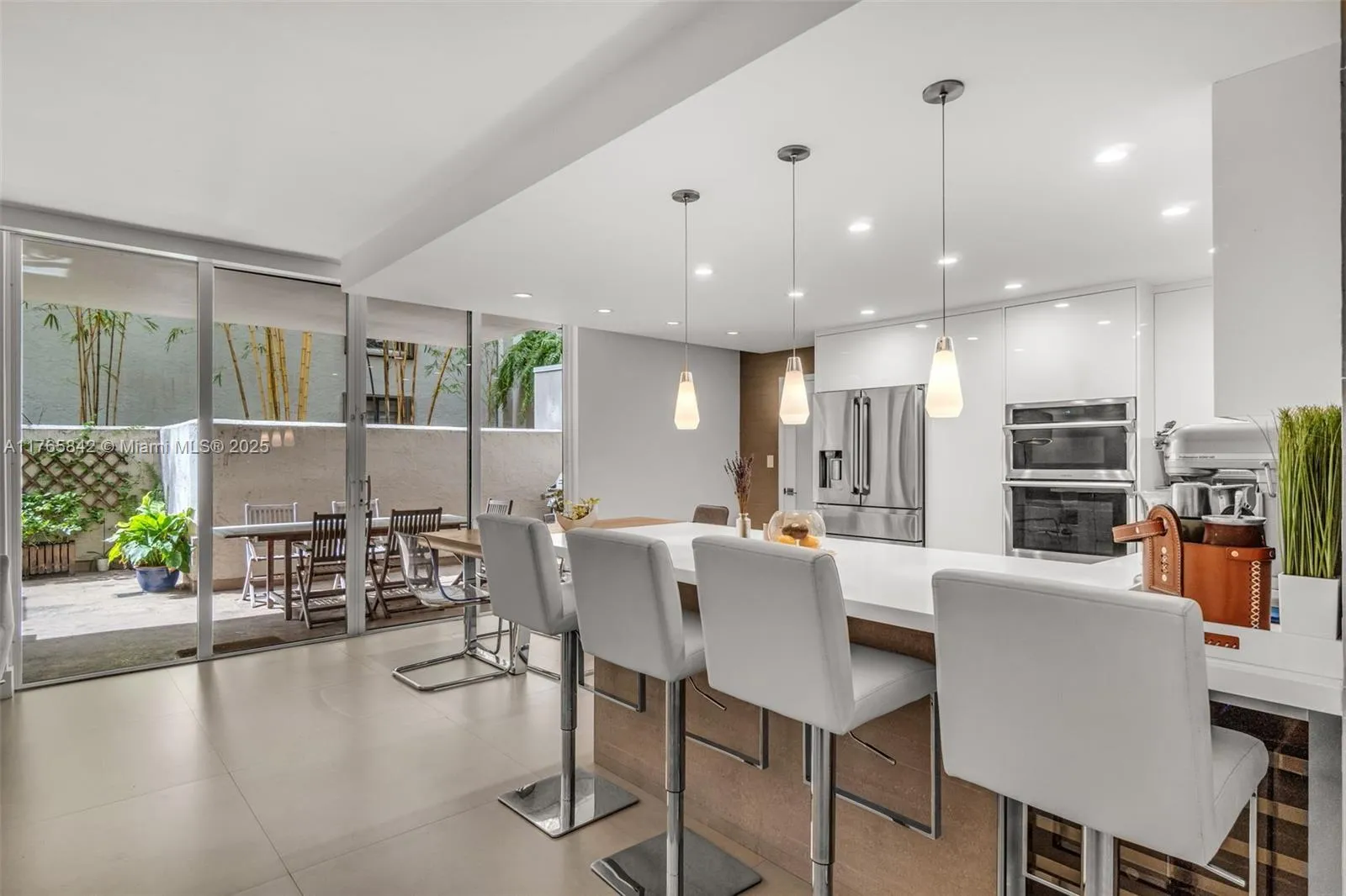 Key Biscayne, Florida 33149, United States, 4 Bedrooms Bedrooms, ,3 BathroomsBathrooms,Residential,Active,91079