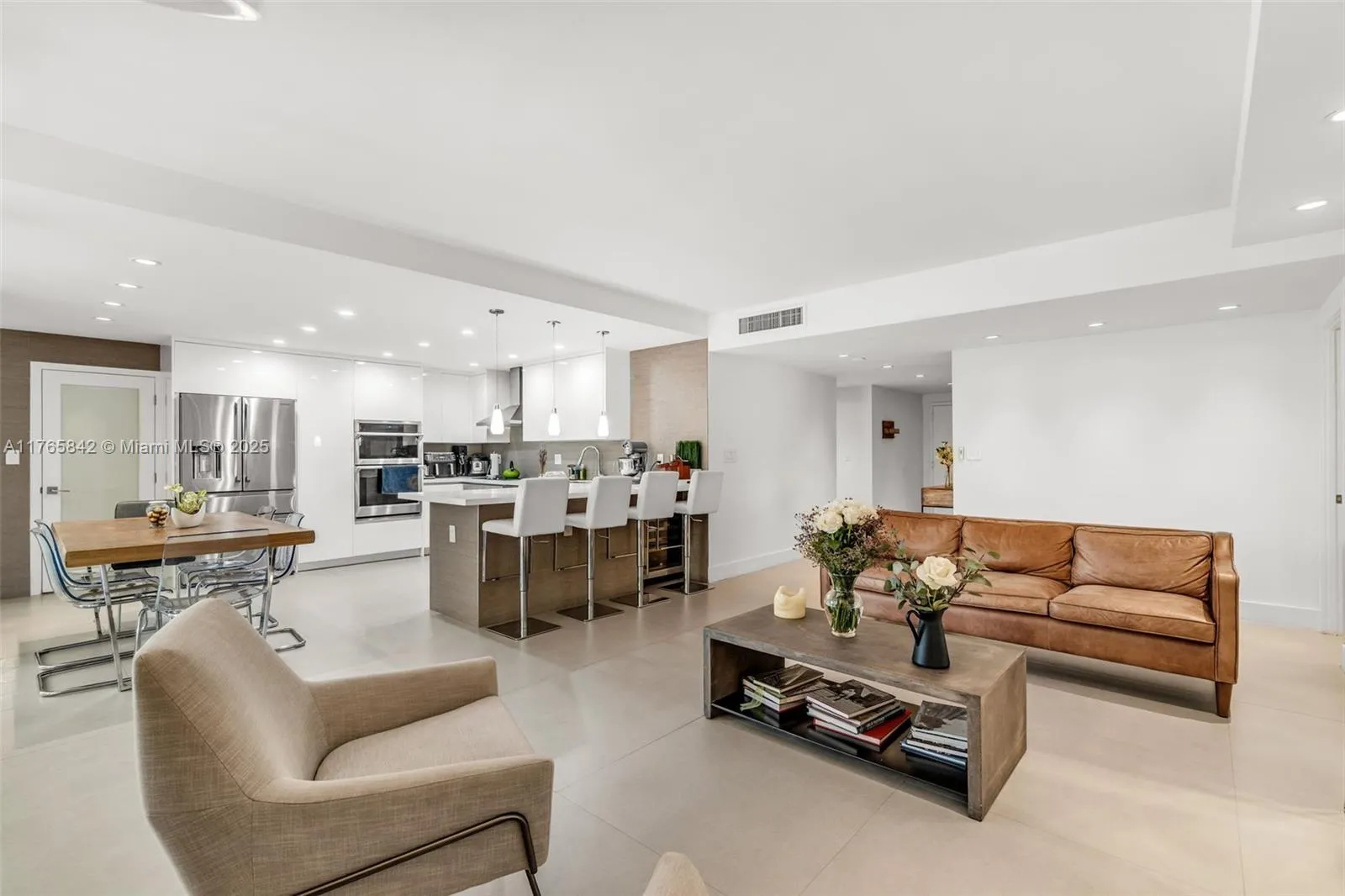 Key Biscayne, Florida 33149, United States, 4 Bedrooms Bedrooms, ,3 BathroomsBathrooms,Residential,Active,91079