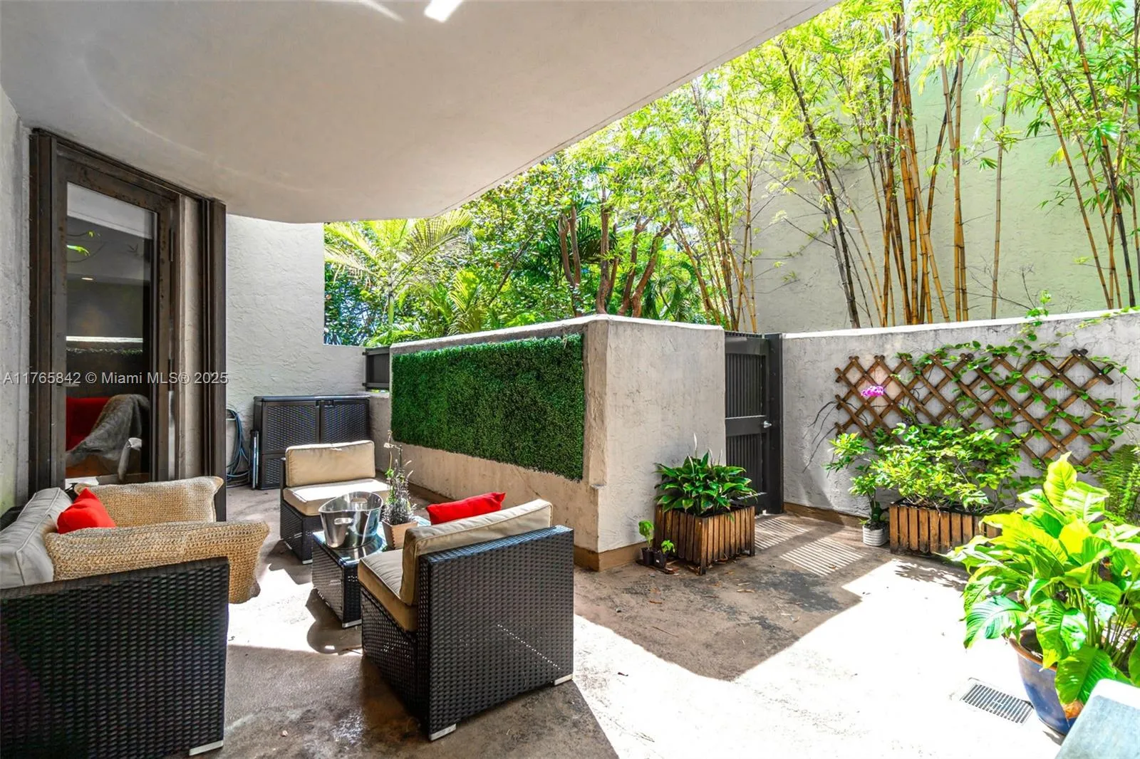 Key Biscayne, Florida 33149, United States, 4 Bedrooms Bedrooms, ,3 BathroomsBathrooms,Residential,Active,91079