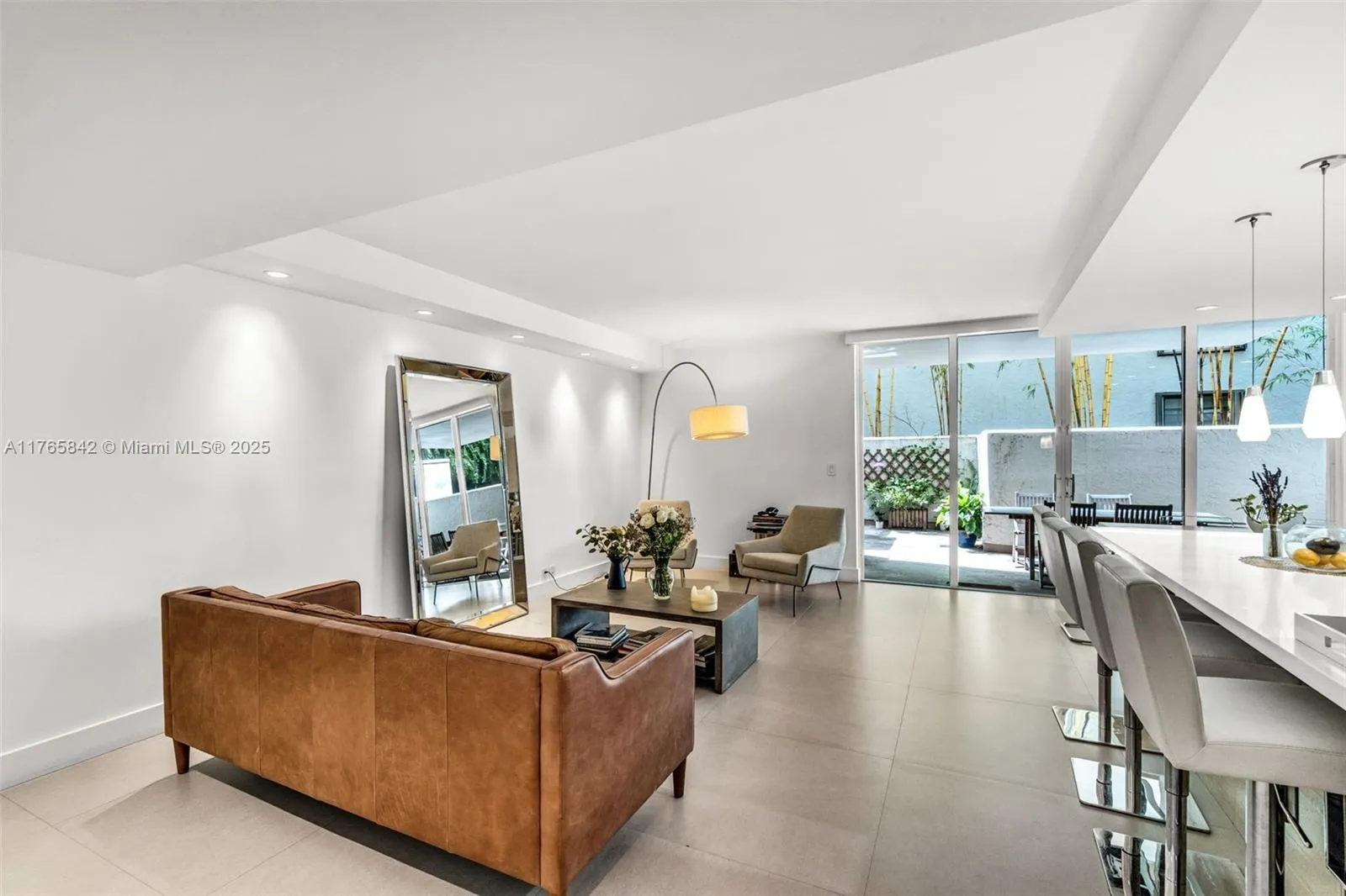 Key Biscayne, Florida 33149, United States, 4 Bedrooms Bedrooms, ,3 BathroomsBathrooms,Residential,Active,91079