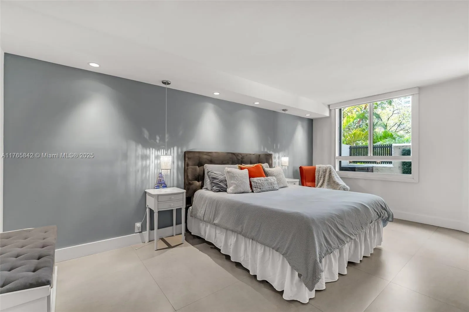 Key Biscayne, Florida 33149, United States, 4 Bedrooms Bedrooms, ,3 BathroomsBathrooms,Residential,Active,91079