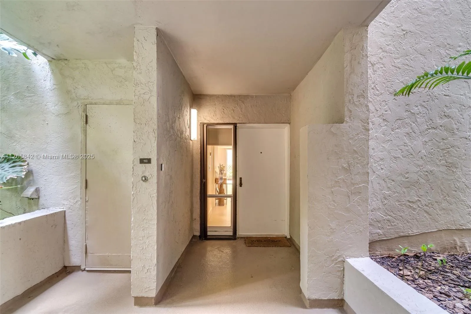 Key Biscayne, Florida 33149, United States, 4 Bedrooms Bedrooms, ,3 BathroomsBathrooms,Residential,Active,91079