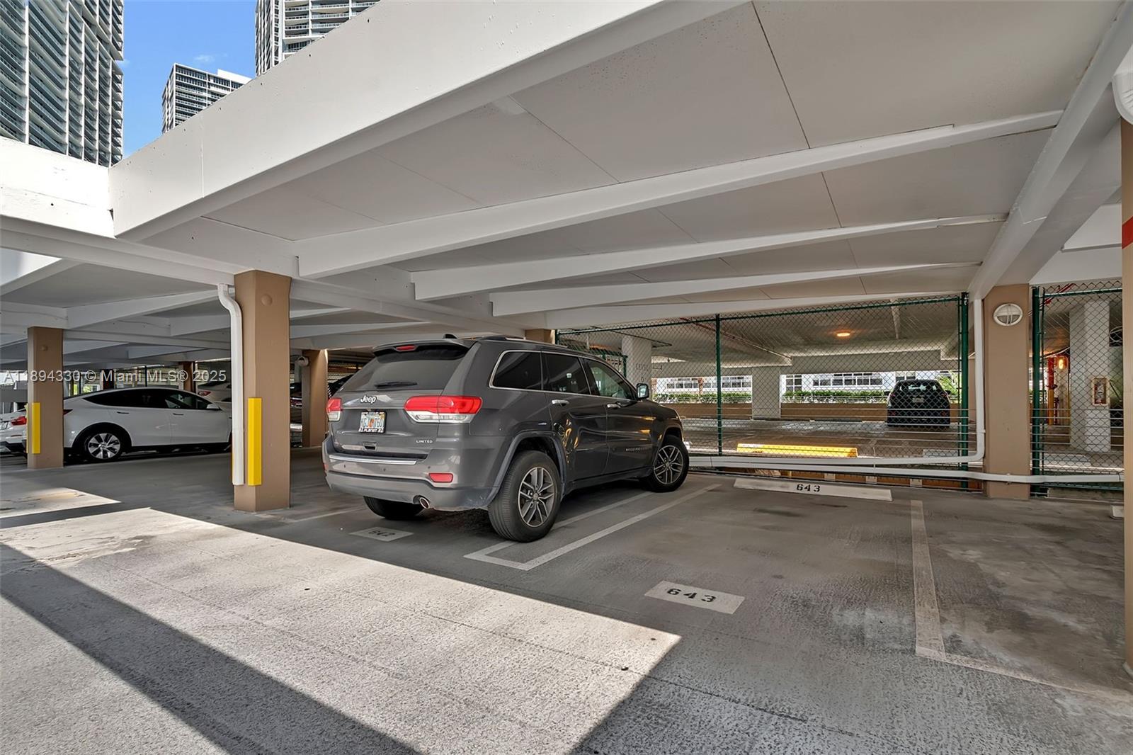COURTS BRICKELL KEY CONDO - Residential