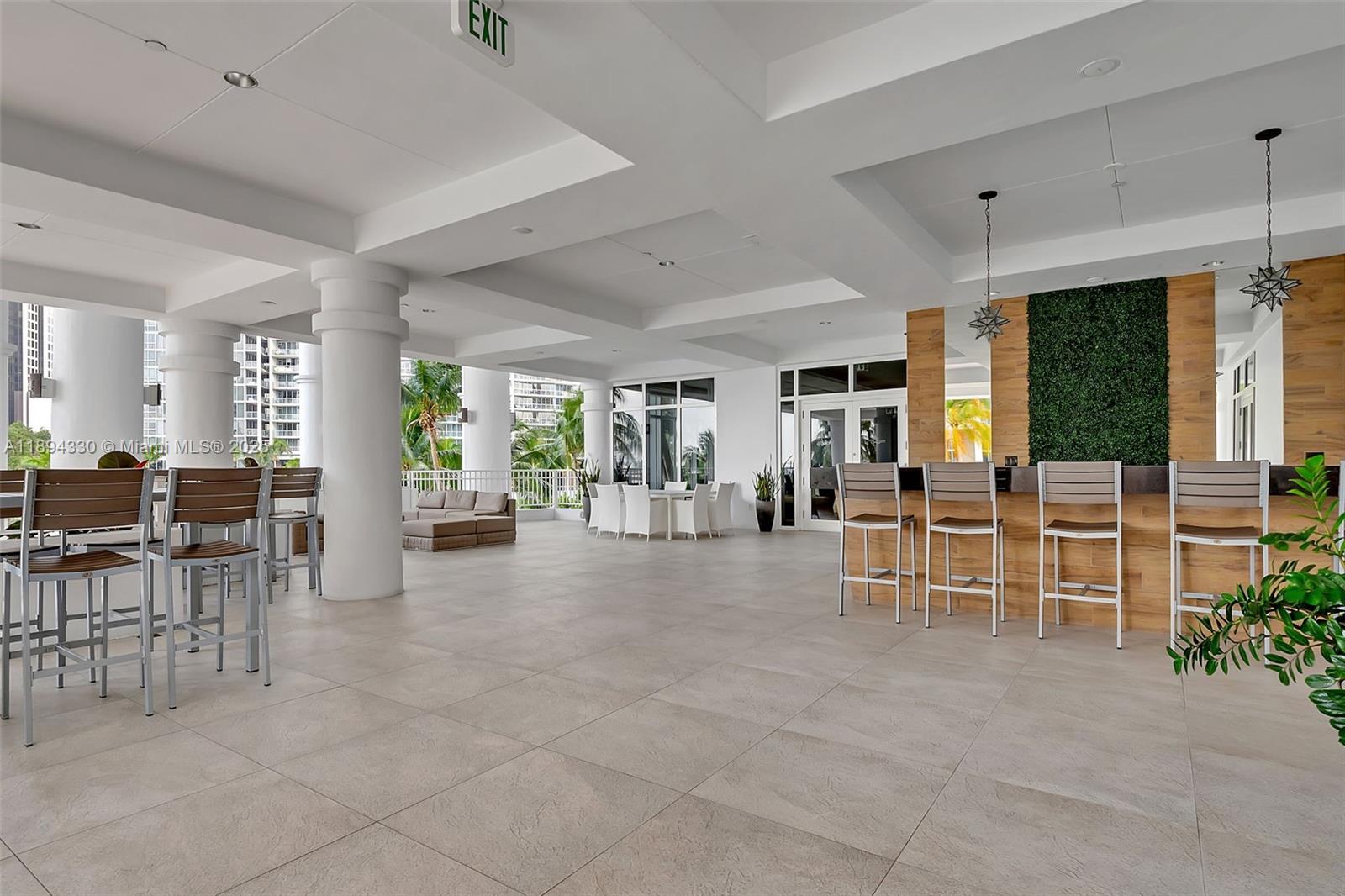 COURTS BRICKELL KEY CONDO - Residential