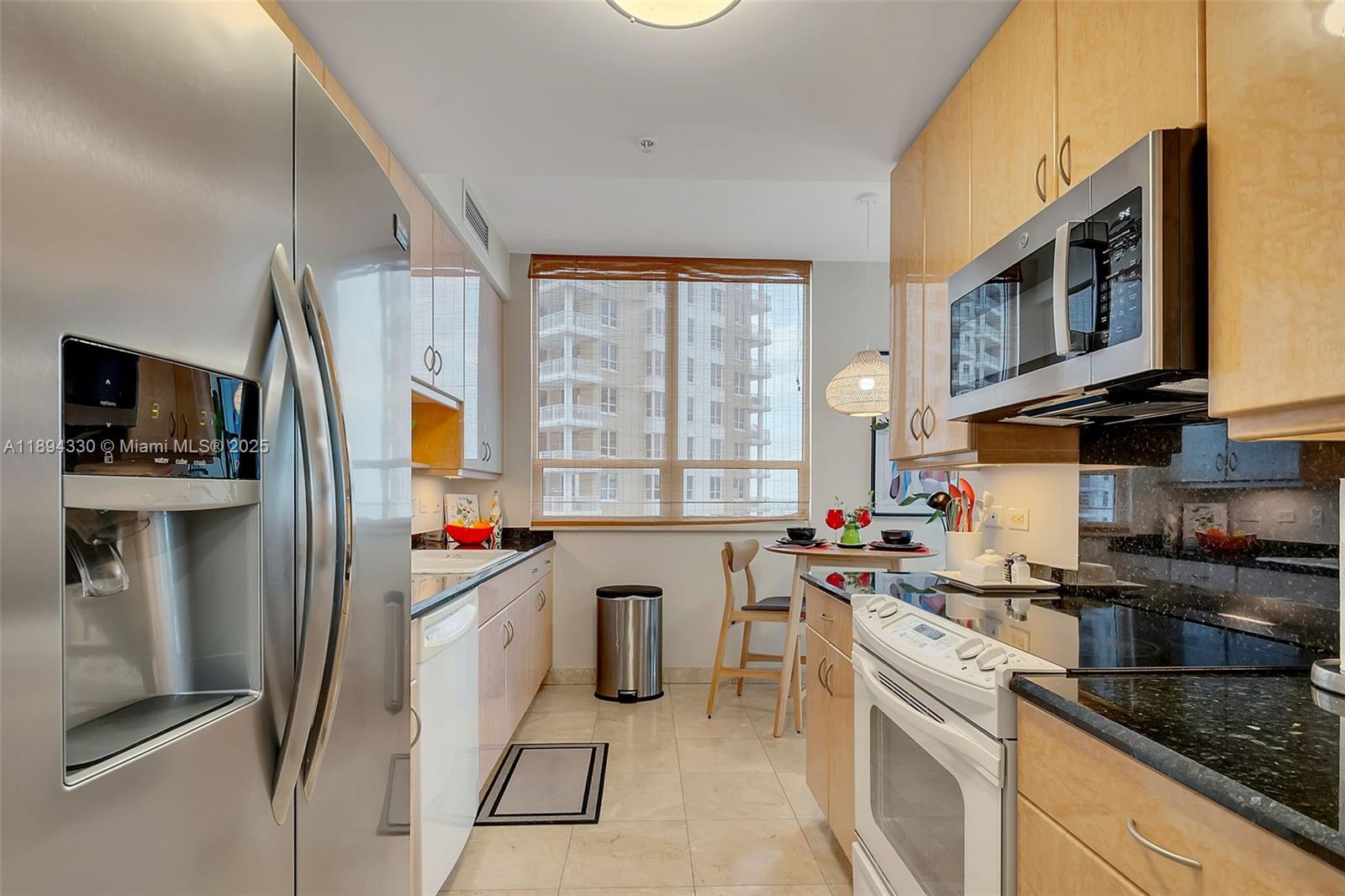 COURTS BRICKELL KEY CONDO - Residential