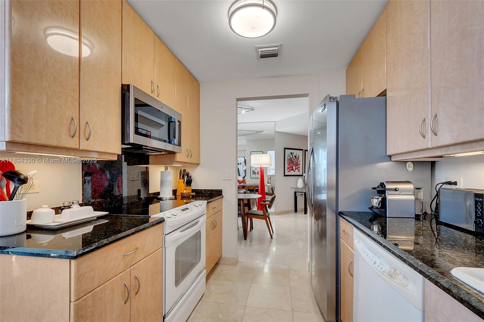 COURTS BRICKELL KEY CONDO - Residential