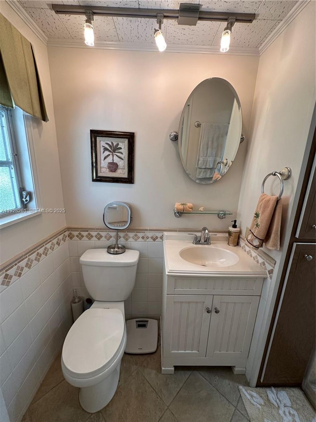 Photo of 573 NE 47ct, Deerfield Beach, FL 33064 (MLS # A11928261)