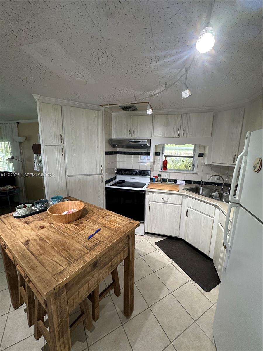 BREEZE HILL RESORT - Residential