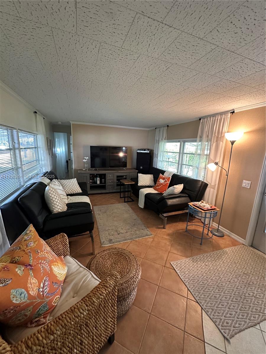 BREEZE HILL RESORT - Residential