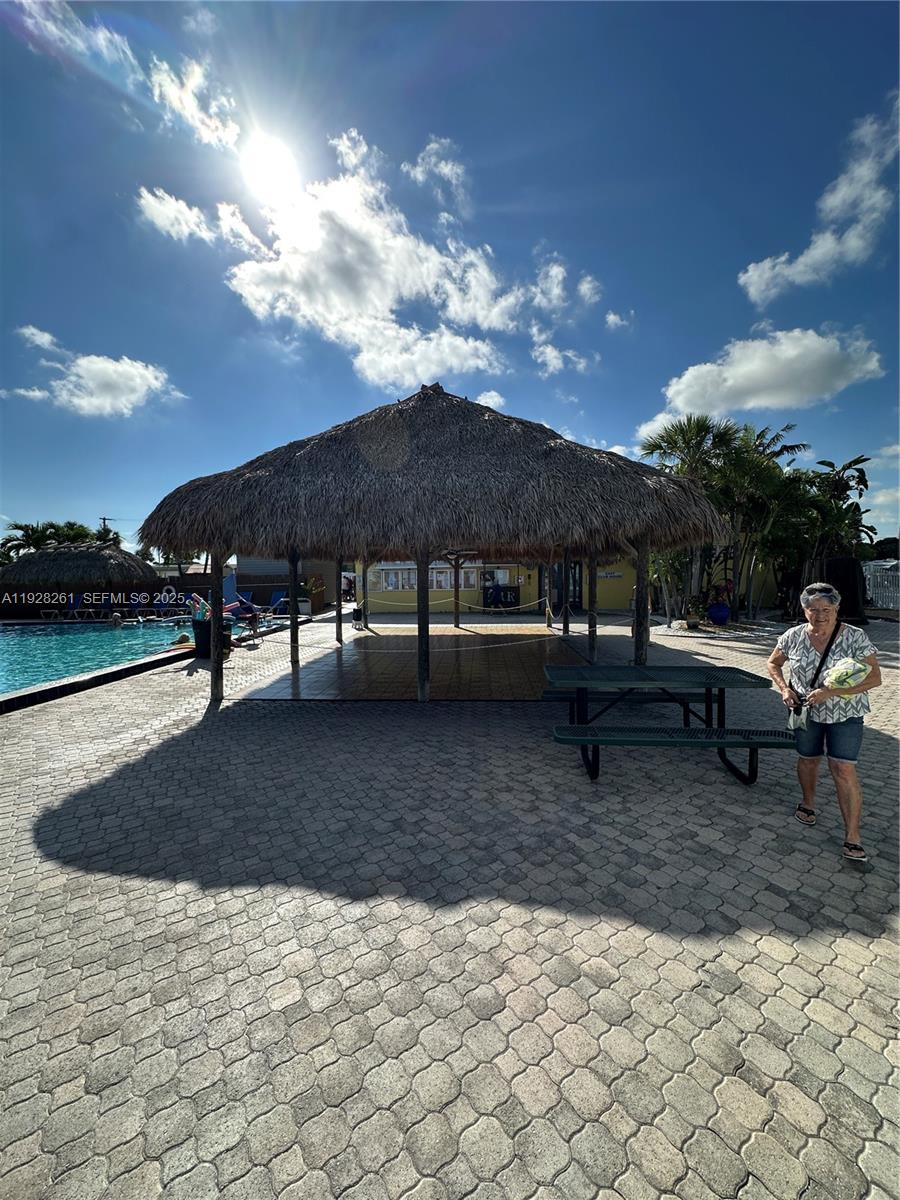 BREEZE HILL RESORT - Residential