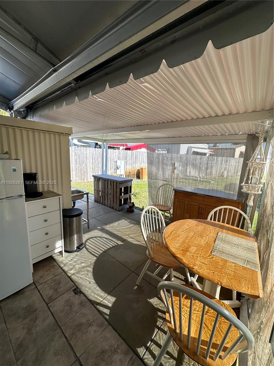 BREEZE HILL RESORT - Residential