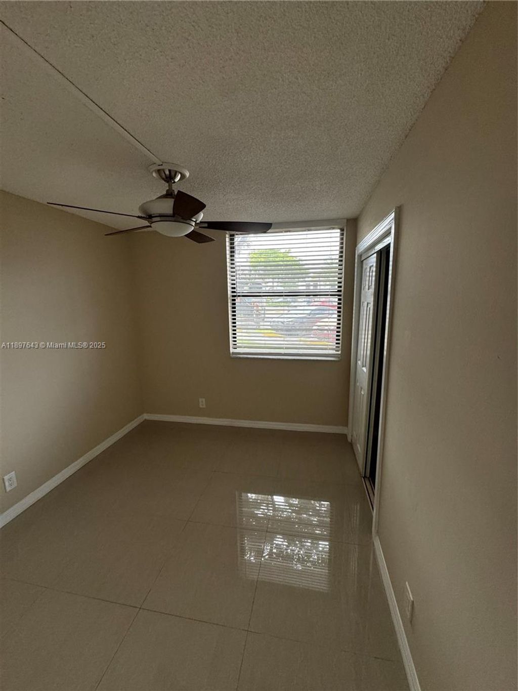 Photo of 216 Lake Pointe Dr #120, Oakland Park, FL 33309 (MLS # A11897643)