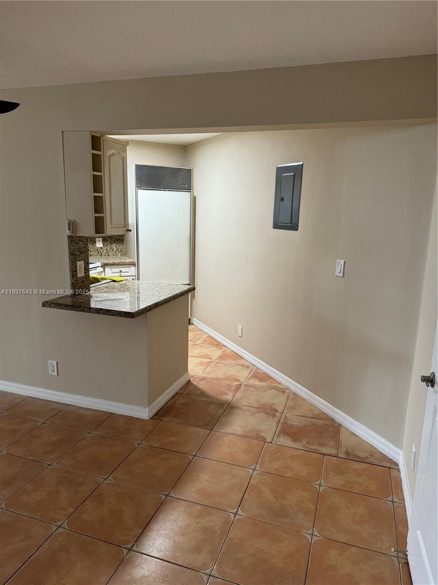 216 Lake Pointe Dr 120