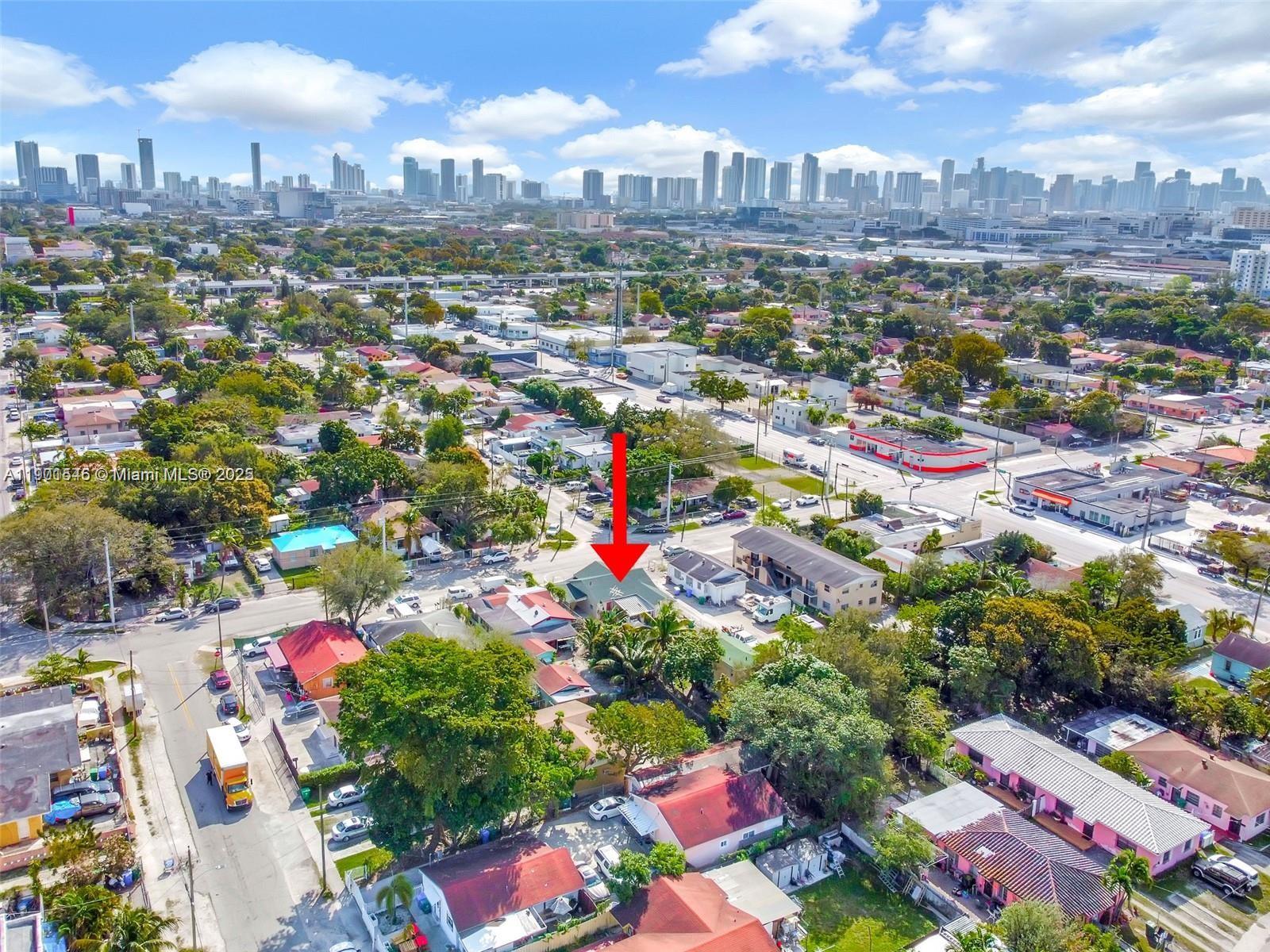This city folio includes three buildings with a total of four income-producing units. All units are currently rented below market value, offering strong potential for significant rent increases and higher monthly returns. The roof was replaced just six years ago, and the property features separate meters, with the main building’s electricity currently included in the rent. Enjoy an impressive 10% NOI — a rare find in today’s market.
Don’t miss out on this outstanding opportunity to expand your investment portfolio!