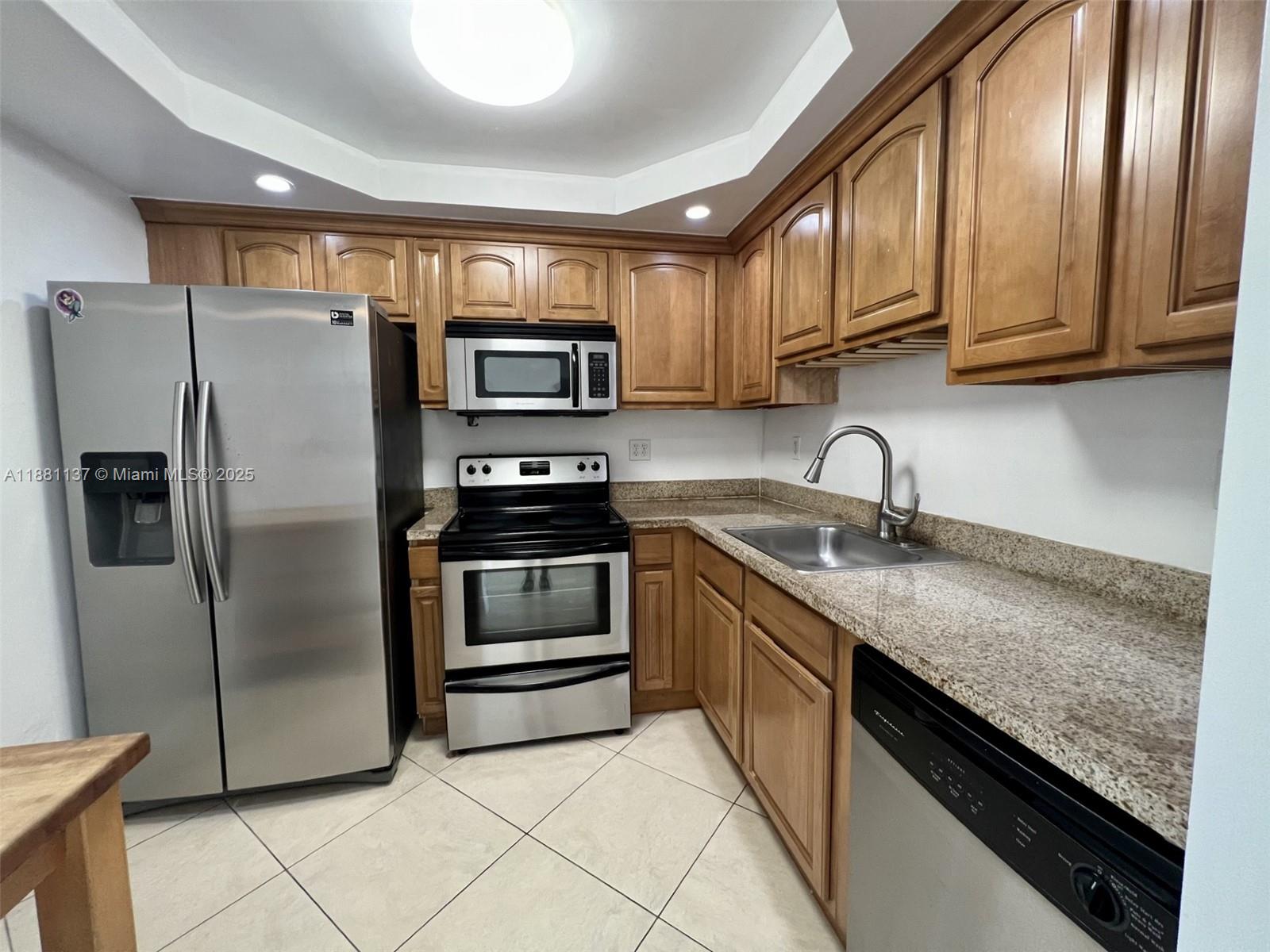 REMODELED APARTMENT WITH 2 BEDROOMS ON THE 1ST FLOOR CLOSE TO THE POOL. CENTRALLY LOCATED BY BIRD ROAD AND 117th AVE BY THE FL TURNPIKE, KENDALL HOSPITAL, AND FIU. ONLY 1 MONTH SECURITY! EASY TO SHOW