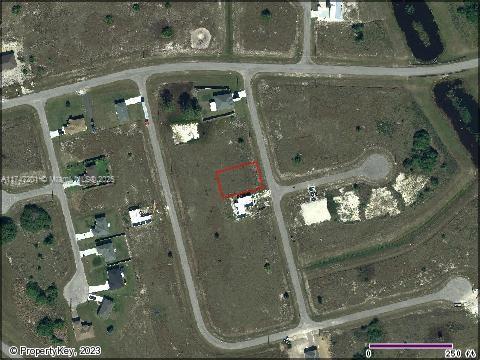 LOCATION, LOCATION!!!. Great opportunity to buy and build in an unique place. Just minutes for downtown LA BELLE, is in a very strategic location, equidistant, to TAMPA and MIAMI. Perfect investment for a house and rent it out or for a family looking to live in a safe and tranquil area.
