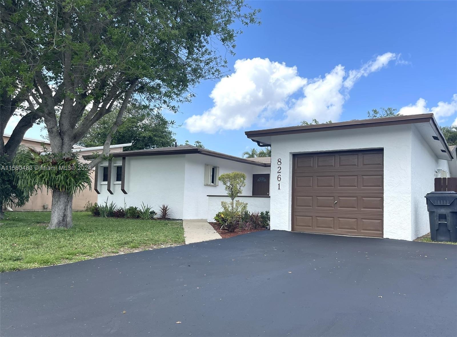 NORTH LAUDERDALE VILLAGE - Residential