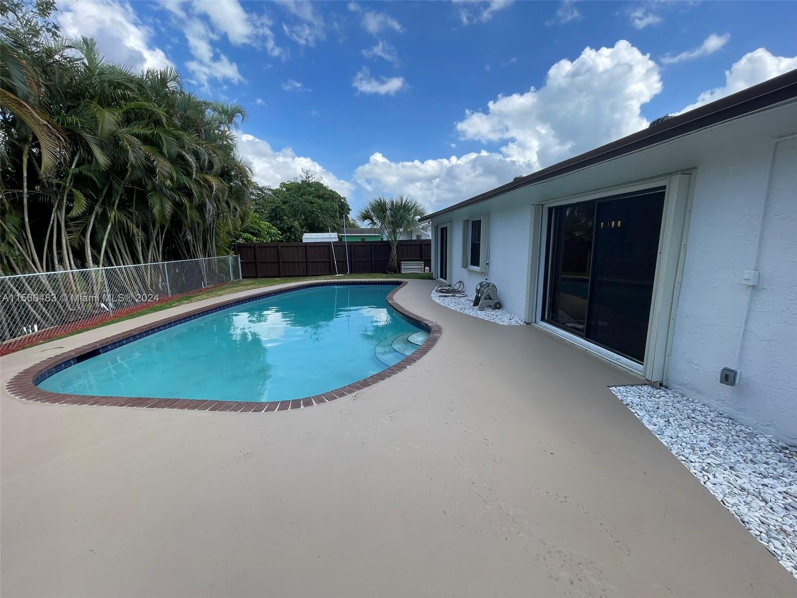 NORTH LAUDERDALE VILLAGE - Residential
