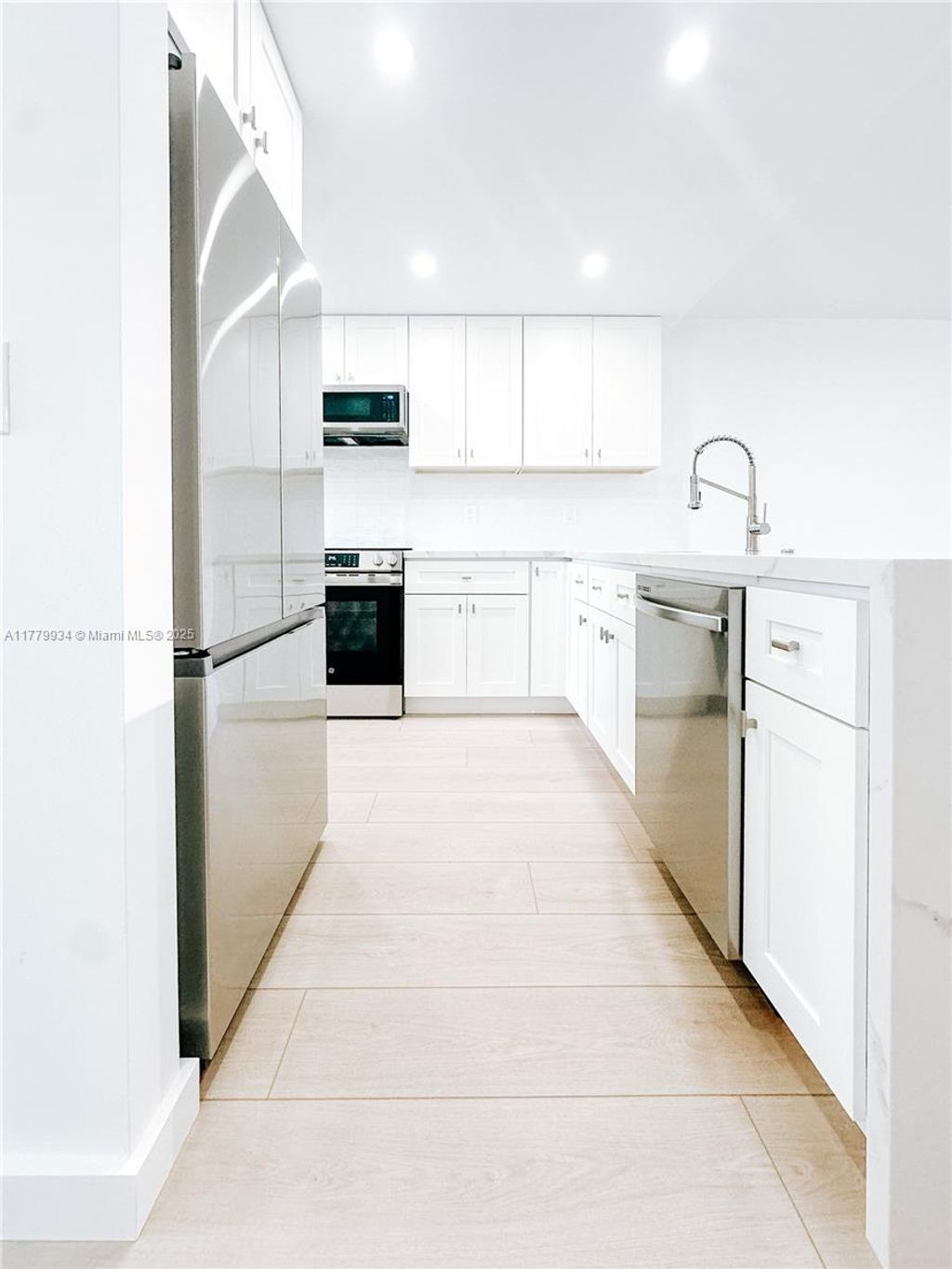 Photo of 9311 Orange Grove Dr #314, Davie, FL 33324 (MLS # A11779934)