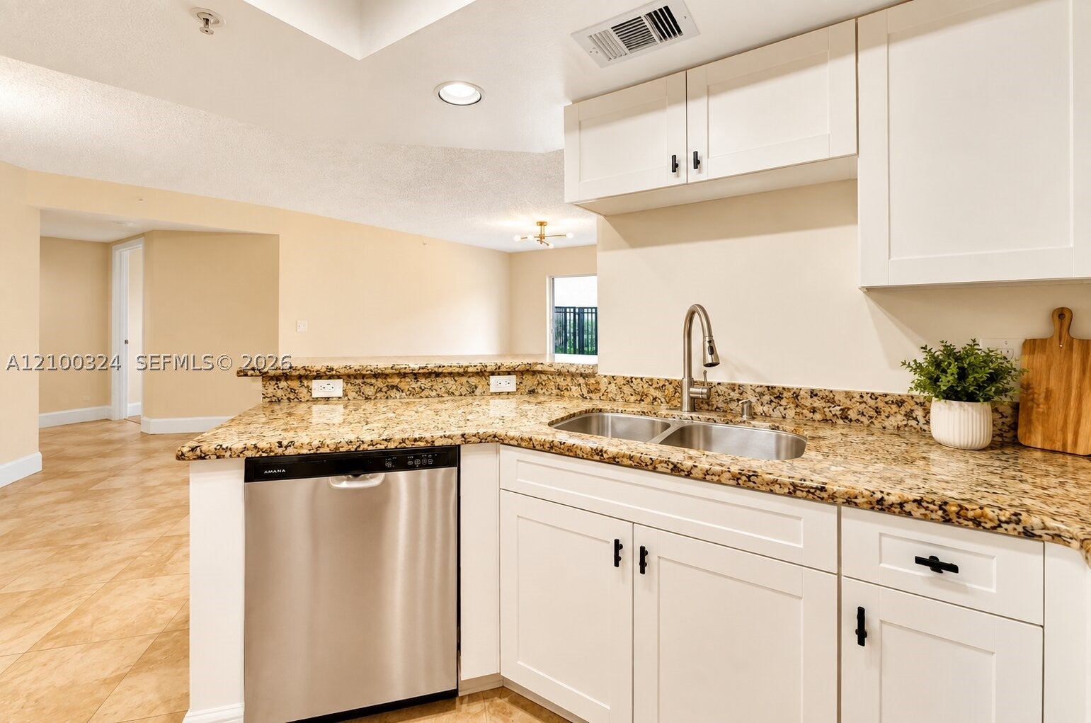 View photos, virtual tours, details... 2009 SE 10th Ave 302