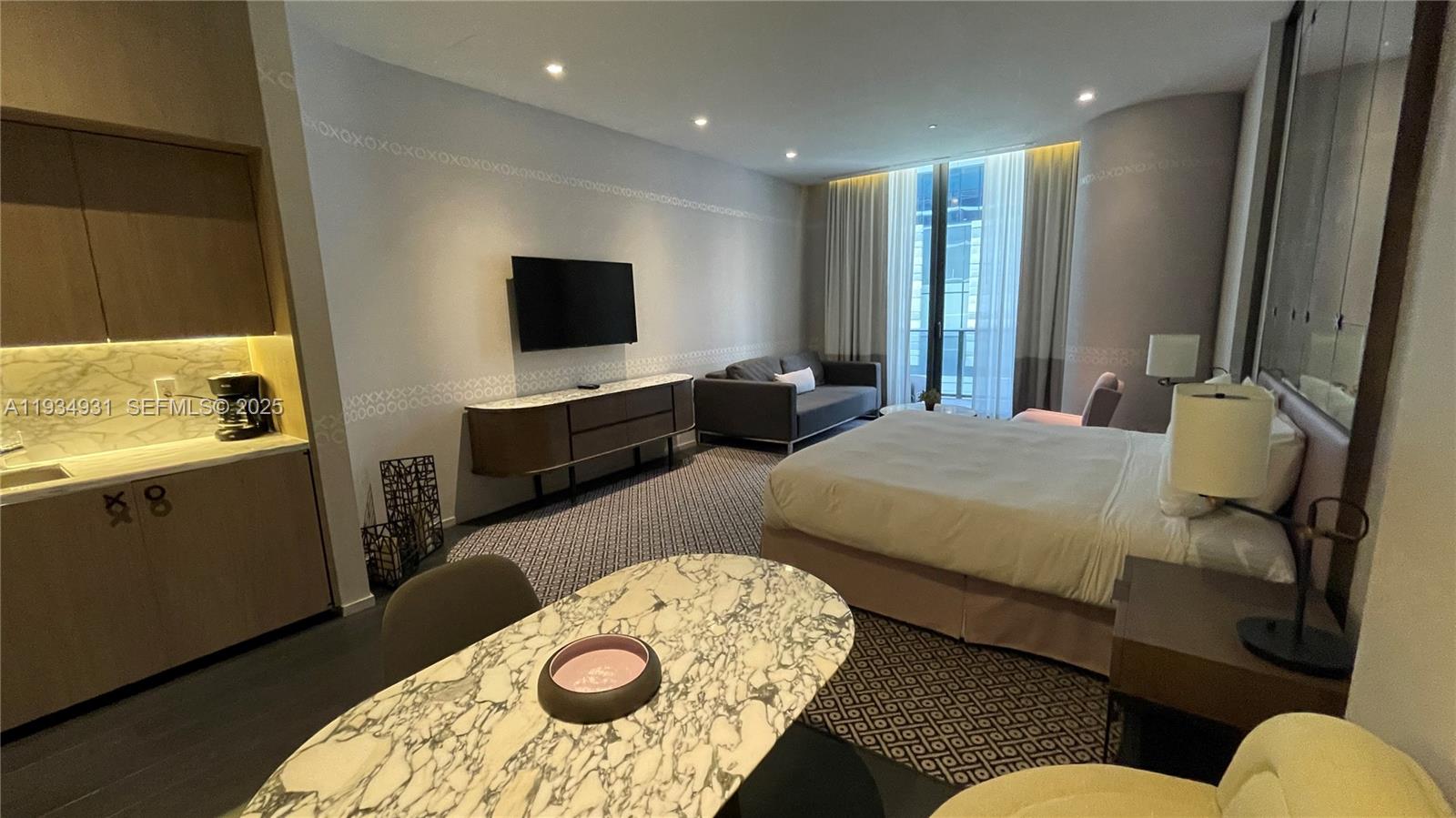 801 SMA DESIGNER SUITES C - Residential