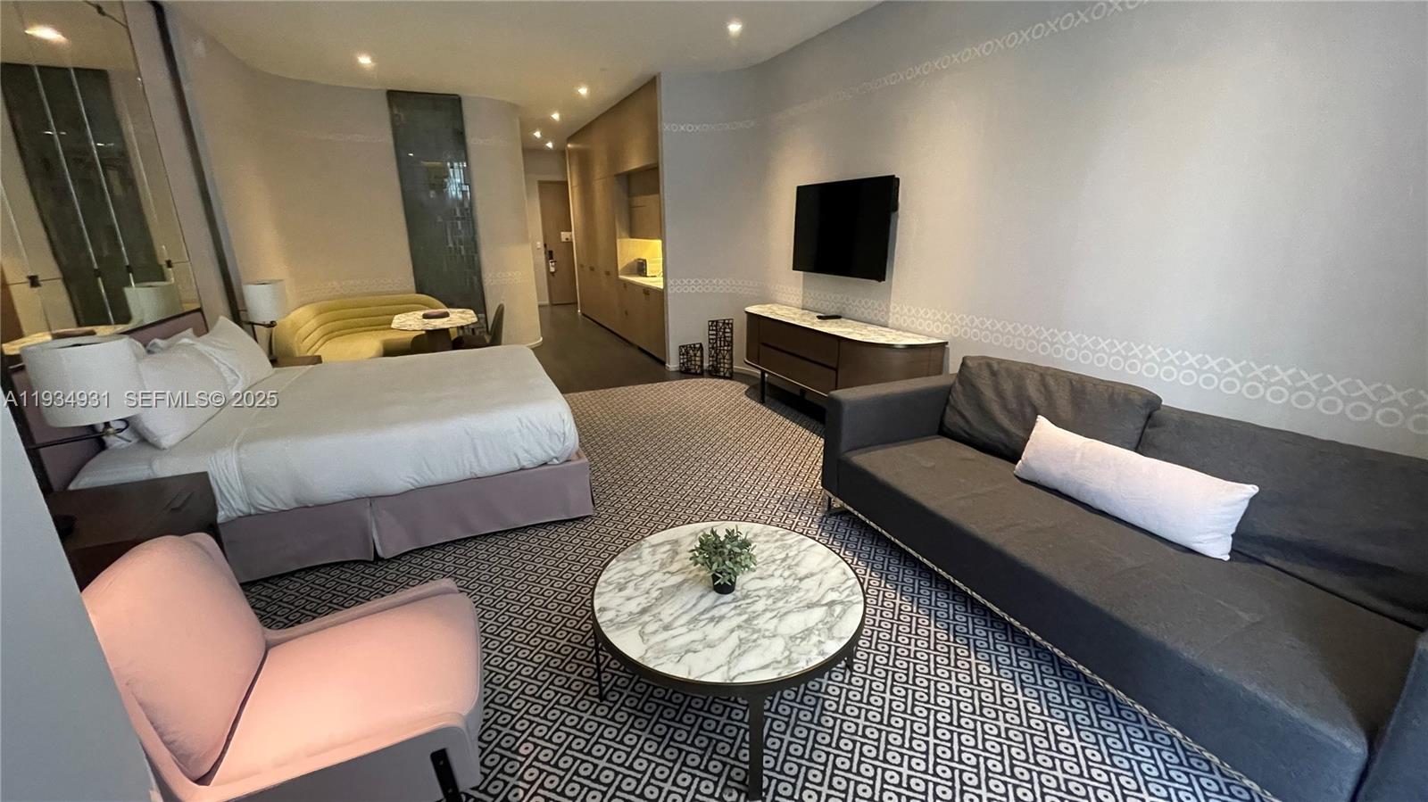 801 SMA DESIGNER SUITES C - Residential