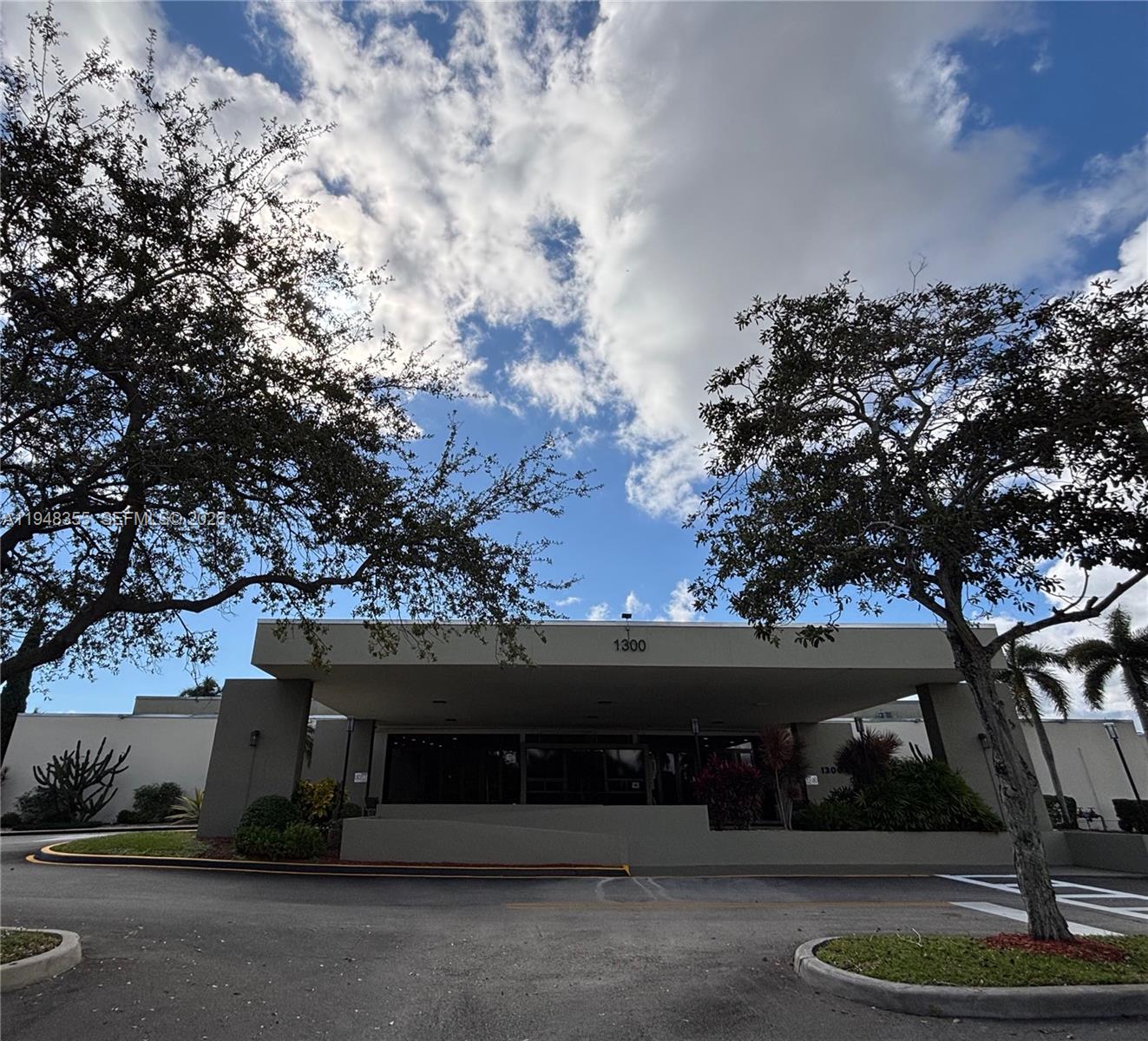 MARTINIQUE VILLAGE I COND - Residential