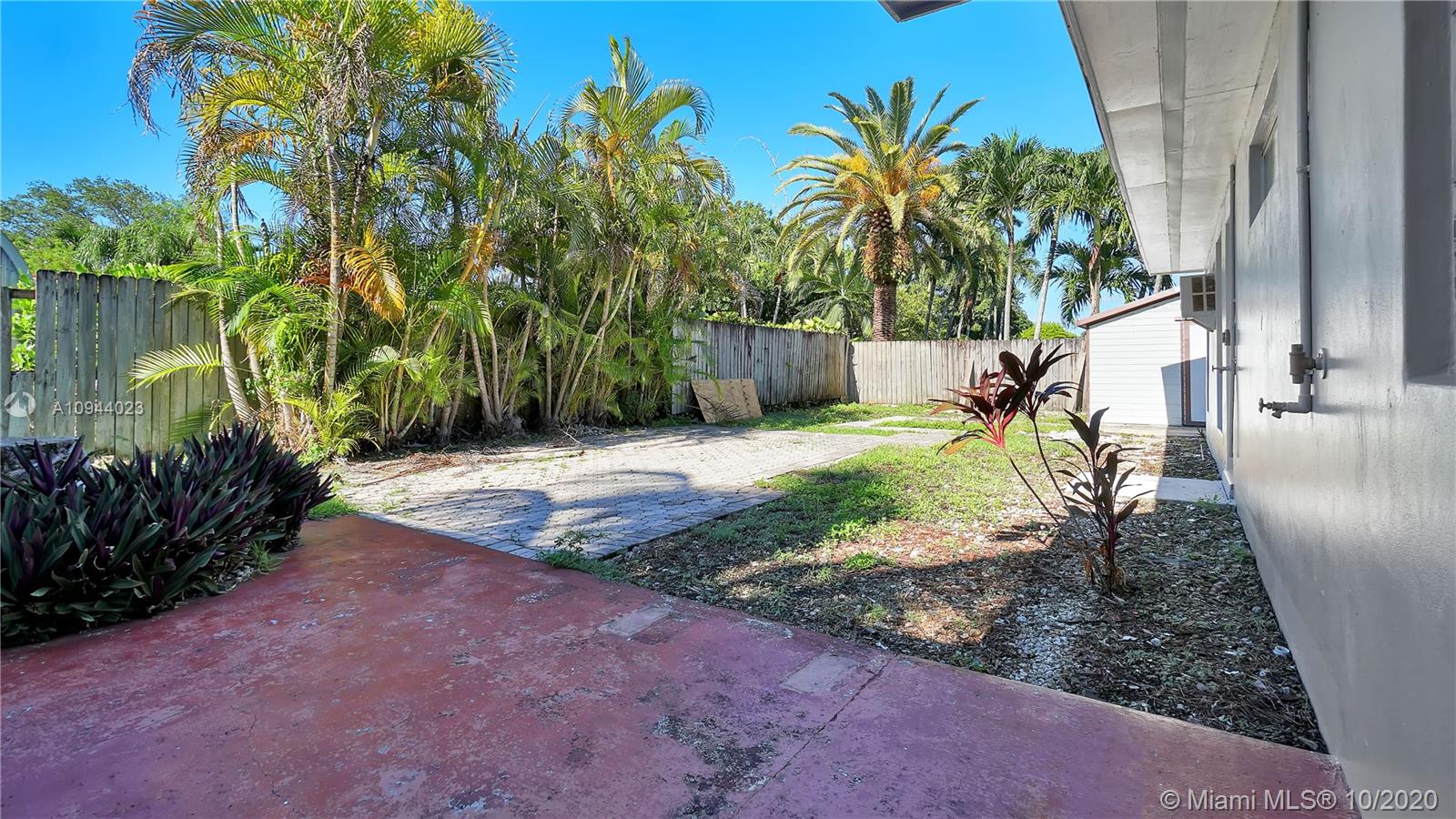 KENDALE LAKES SEC ONE - Residential