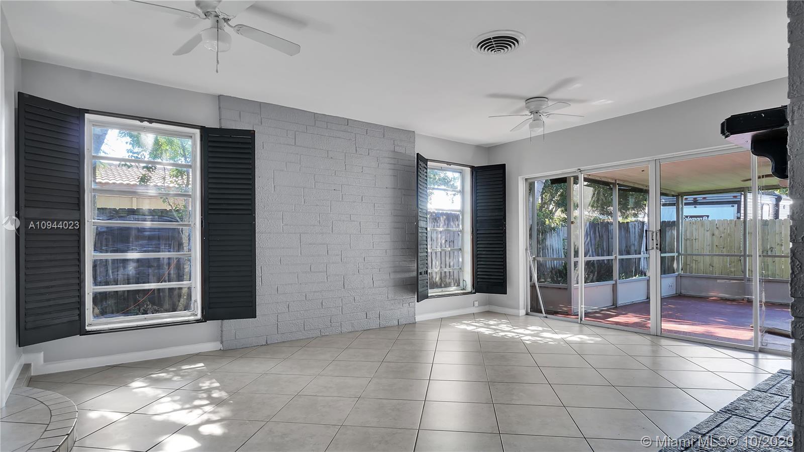 KENDALE LAKES SEC ONE - Residential