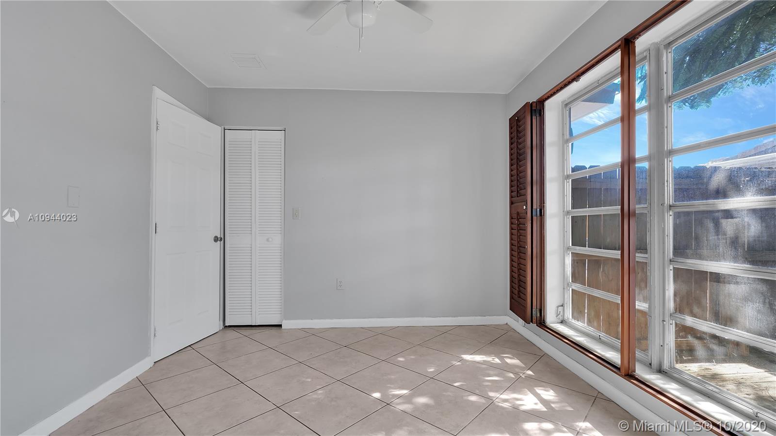 KENDALE LAKES SEC ONE - Residential