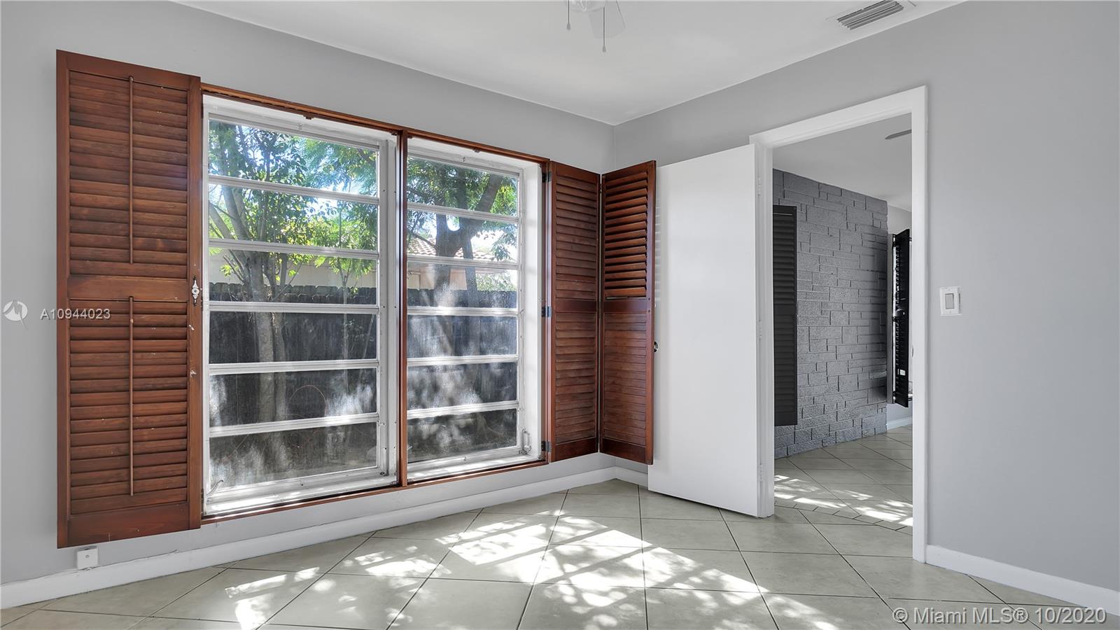 KENDALE LAKES SEC ONE - Residential