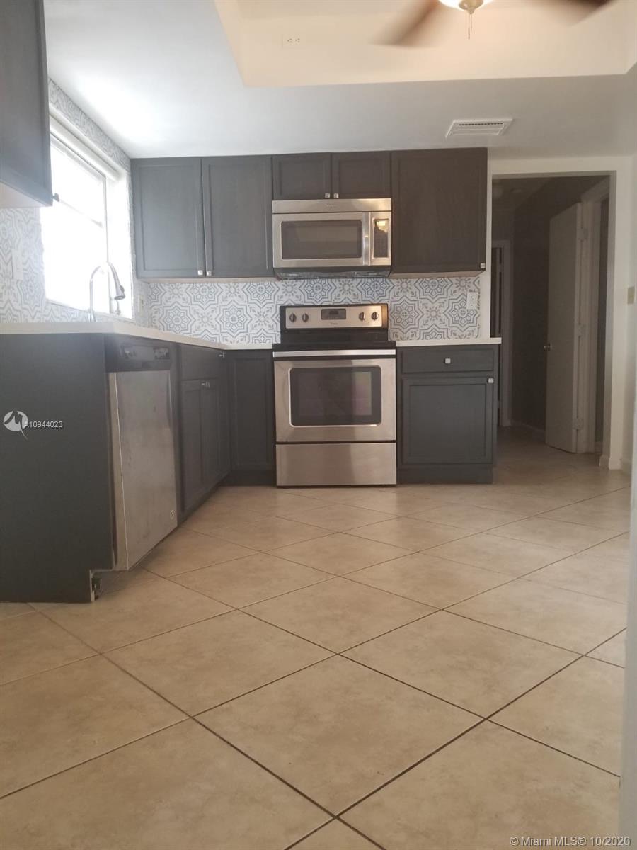 KENDALE LAKES SEC ONE - Residential