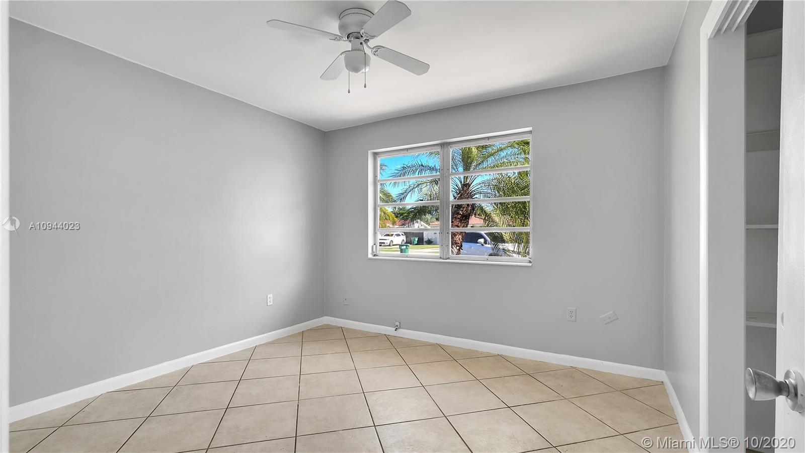 KENDALE LAKES SEC ONE - Residential