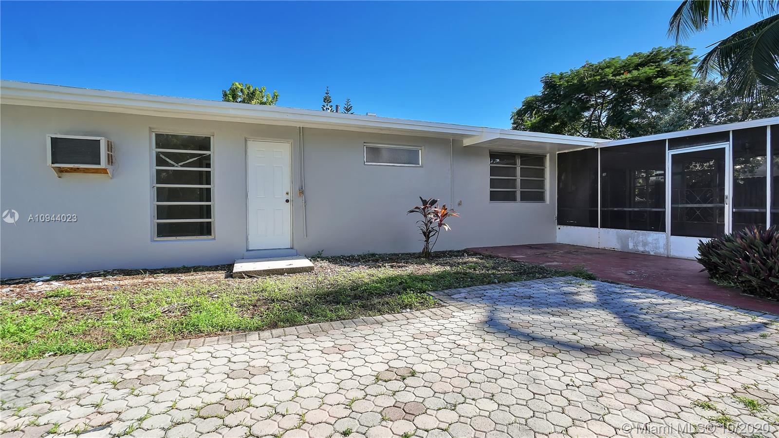 KENDALE LAKES SEC ONE - Residential