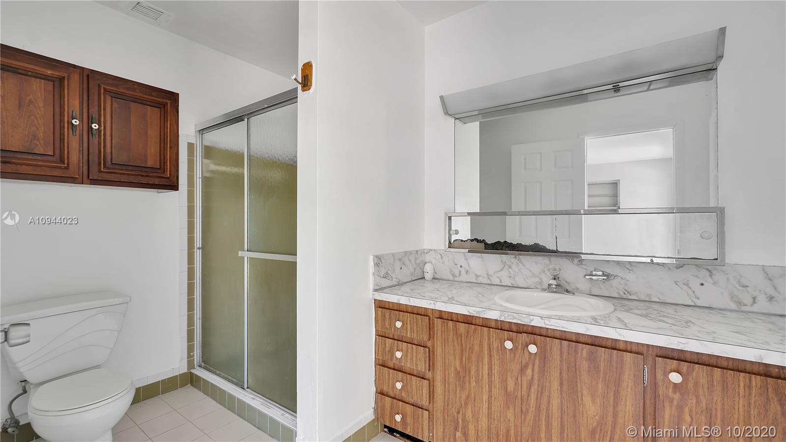 KENDALE LAKES SEC ONE - Residential