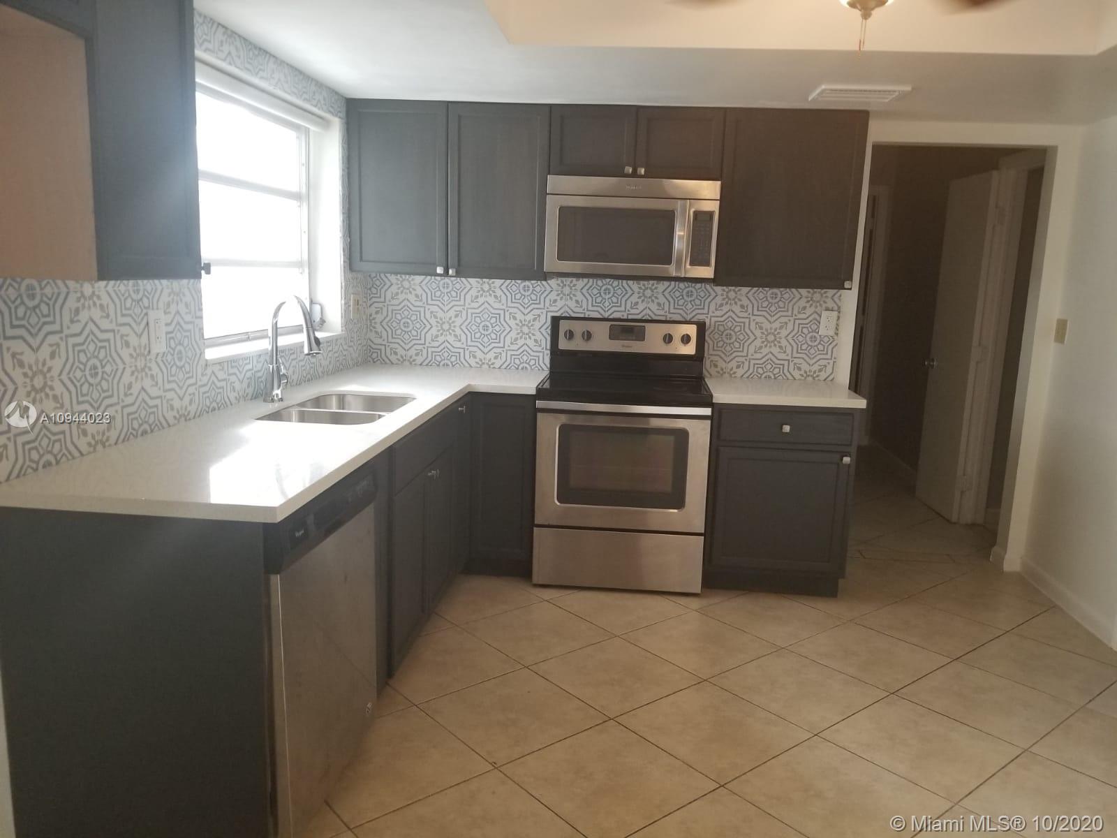 KENDALE LAKES SEC ONE - Residential