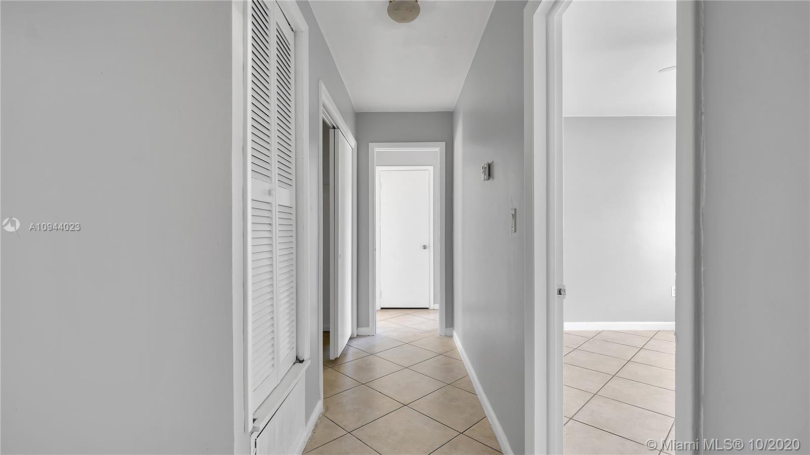 KENDALE LAKES SEC ONE - Residential