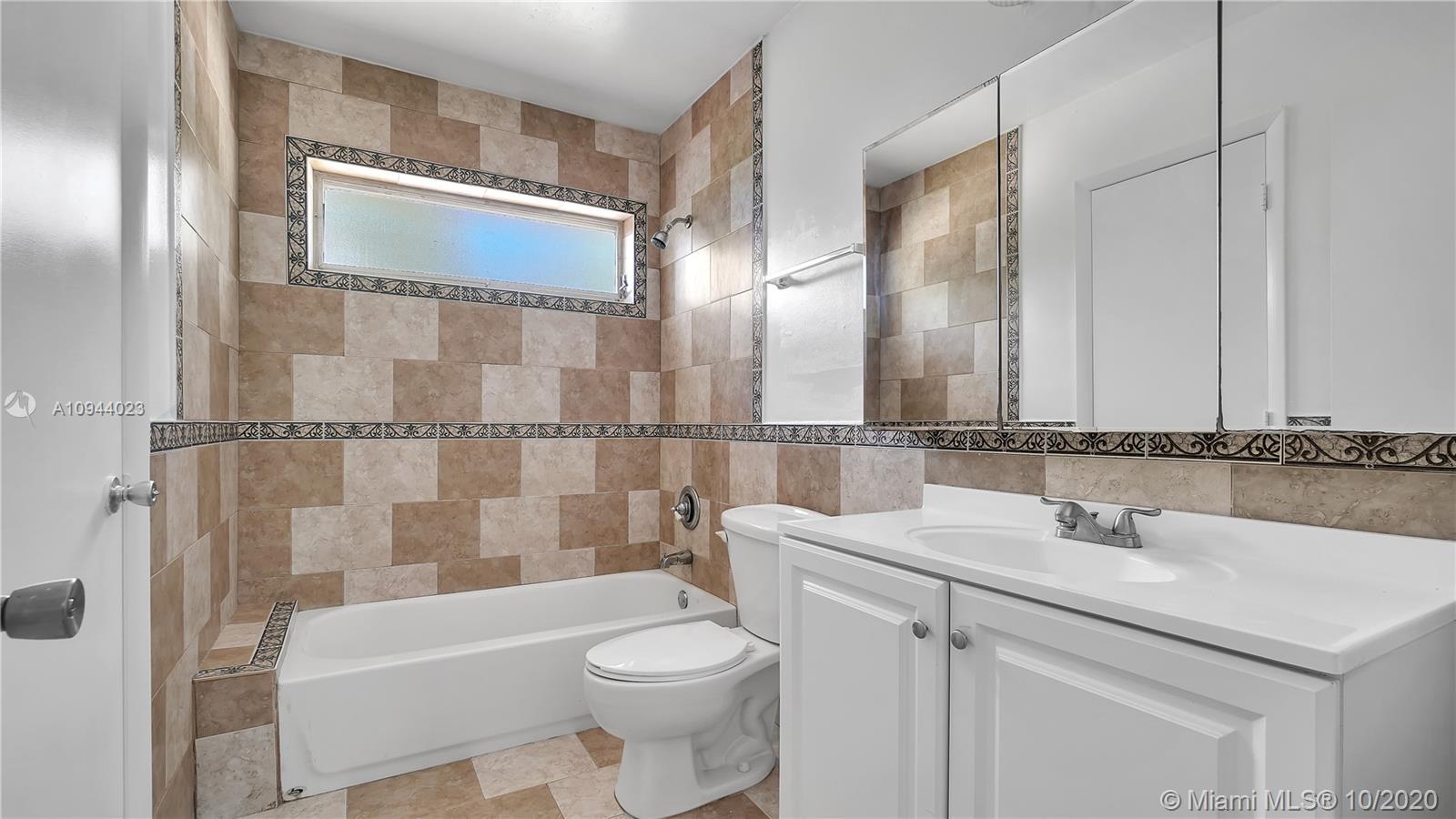 KENDALE LAKES SEC ONE - Residential