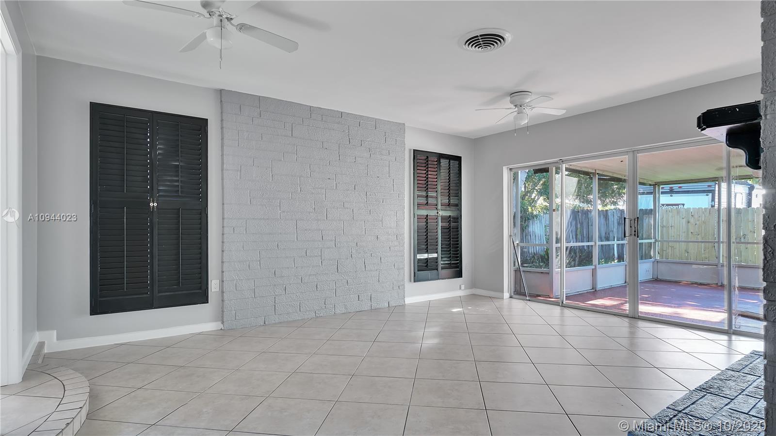 KENDALE LAKES SEC ONE - Residential