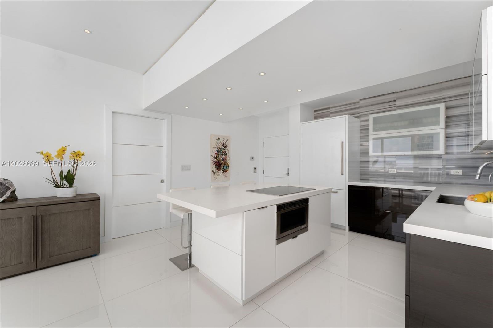 SOUTH POINTE TOWERS CONDO - Residential