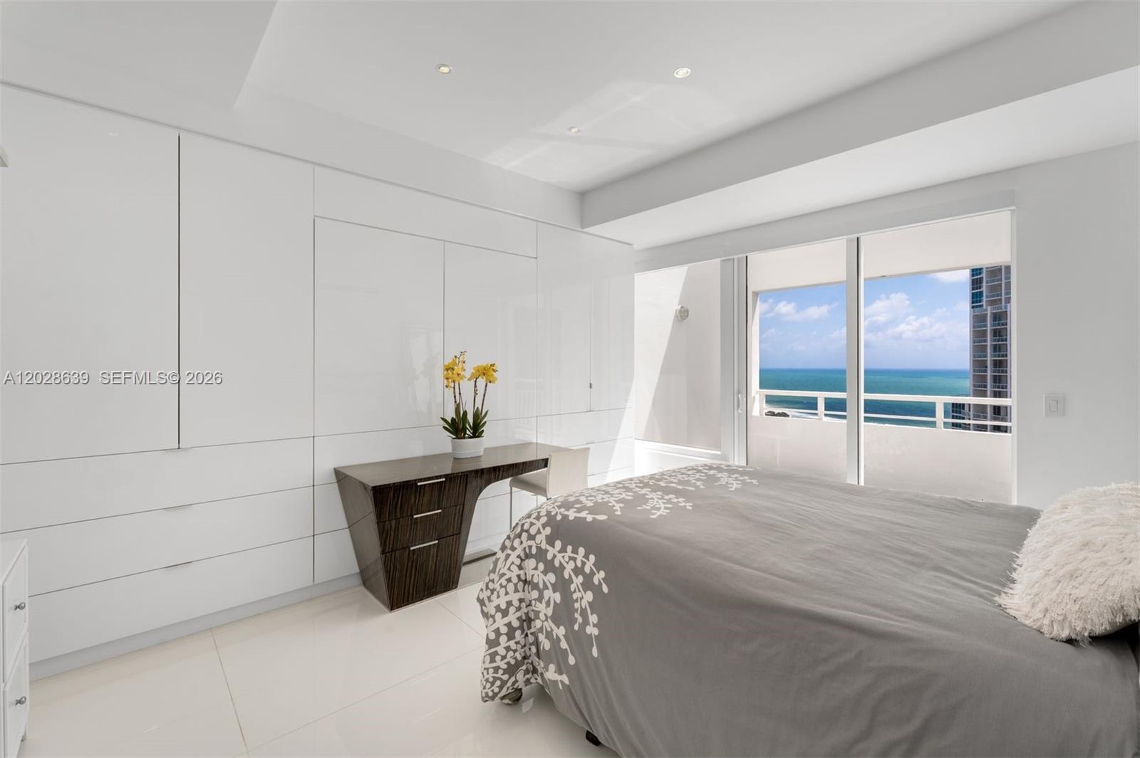 SOUTH POINTE TOWERS CONDO - Residential