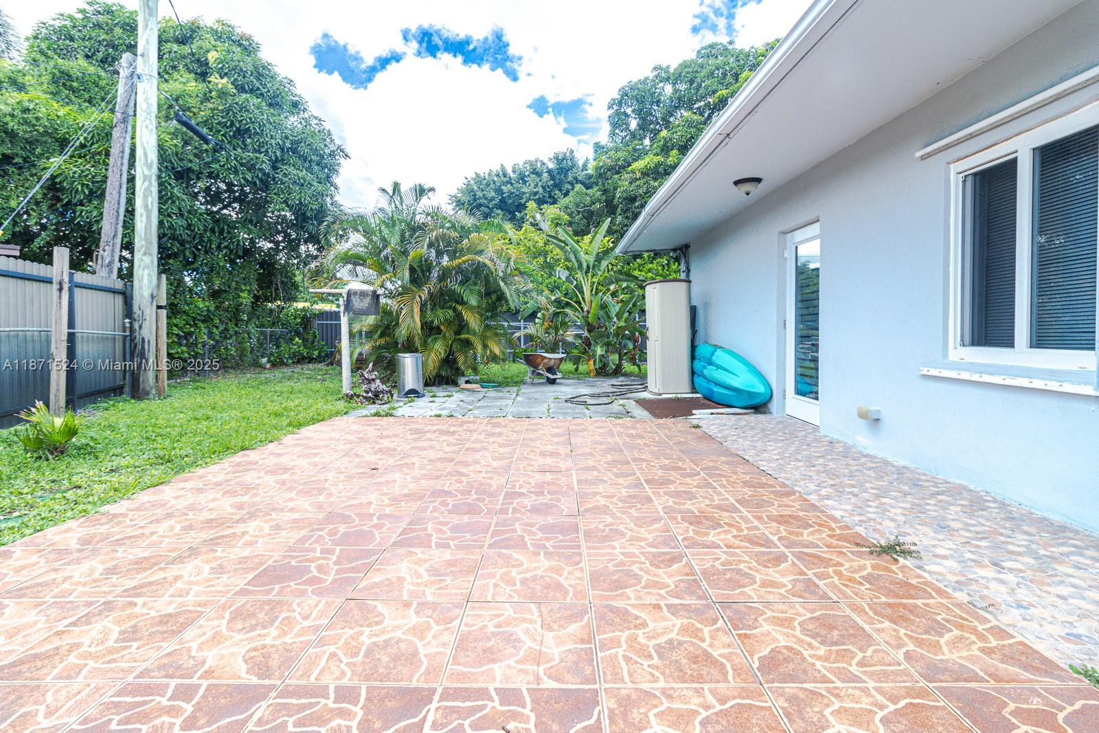 BUNCHE PARK - Residential