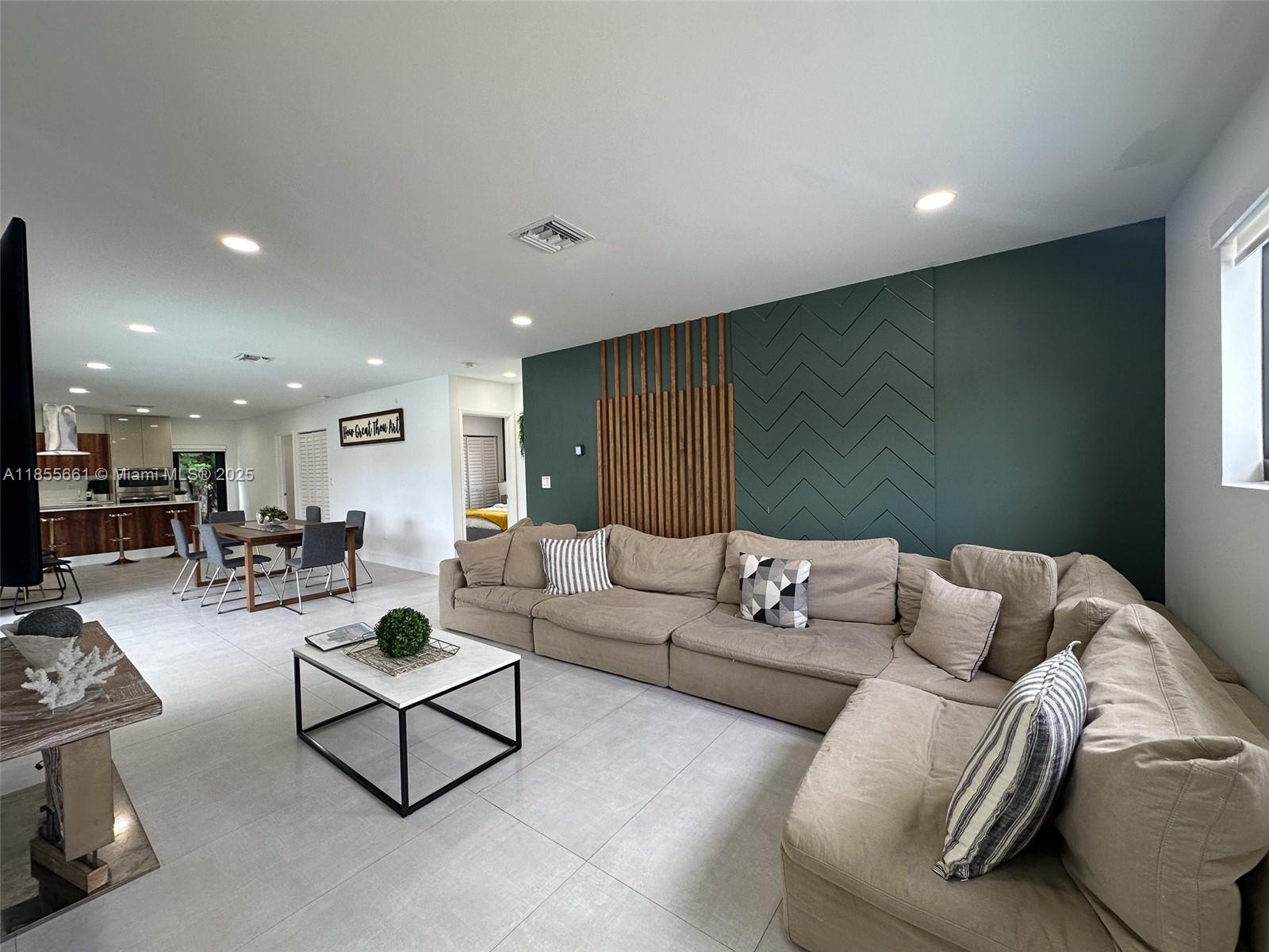 PINE TREE MANOR SEC 1 - Residential Lease