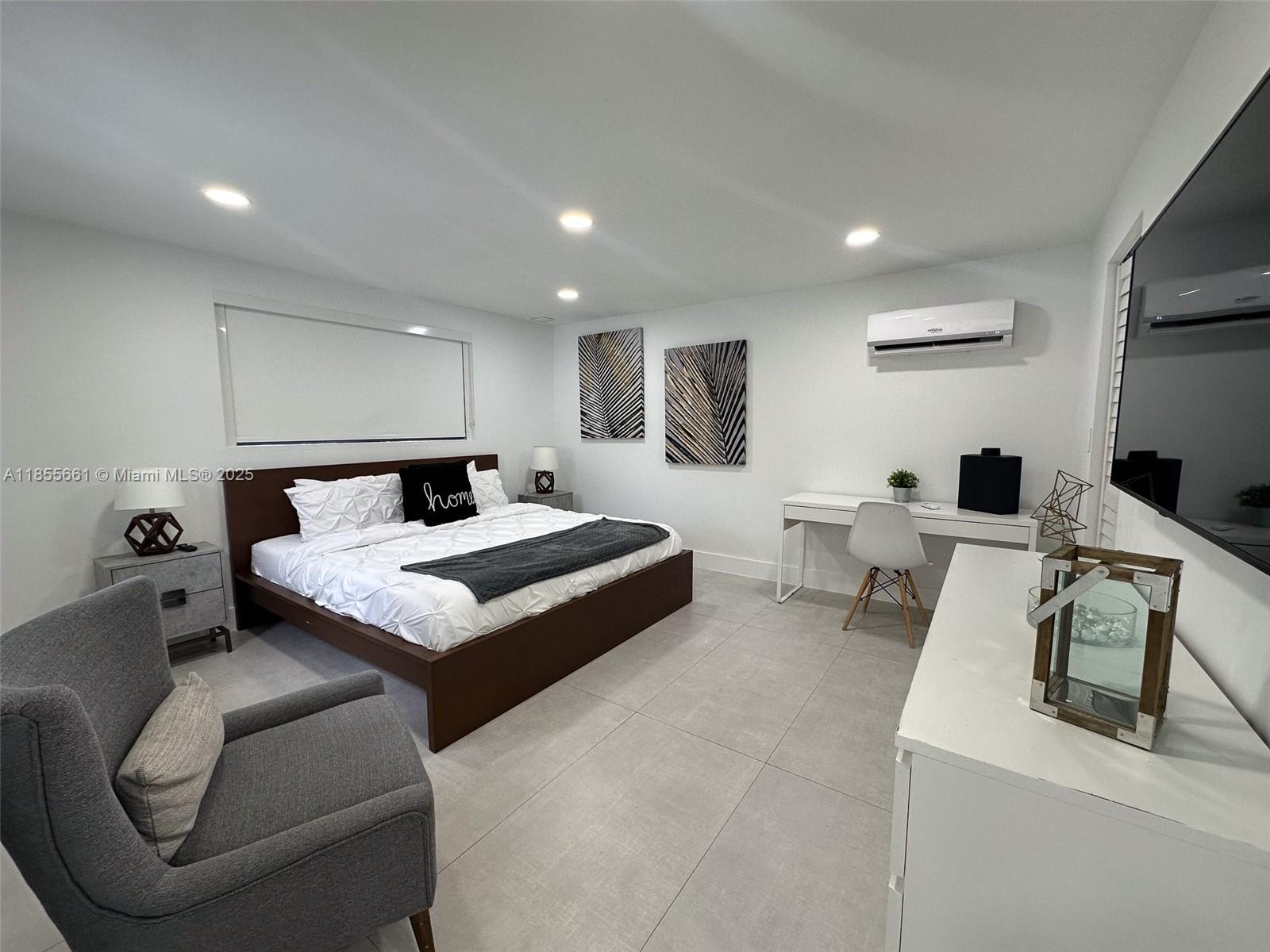 PINE TREE MANOR SEC 1 - Residential Lease