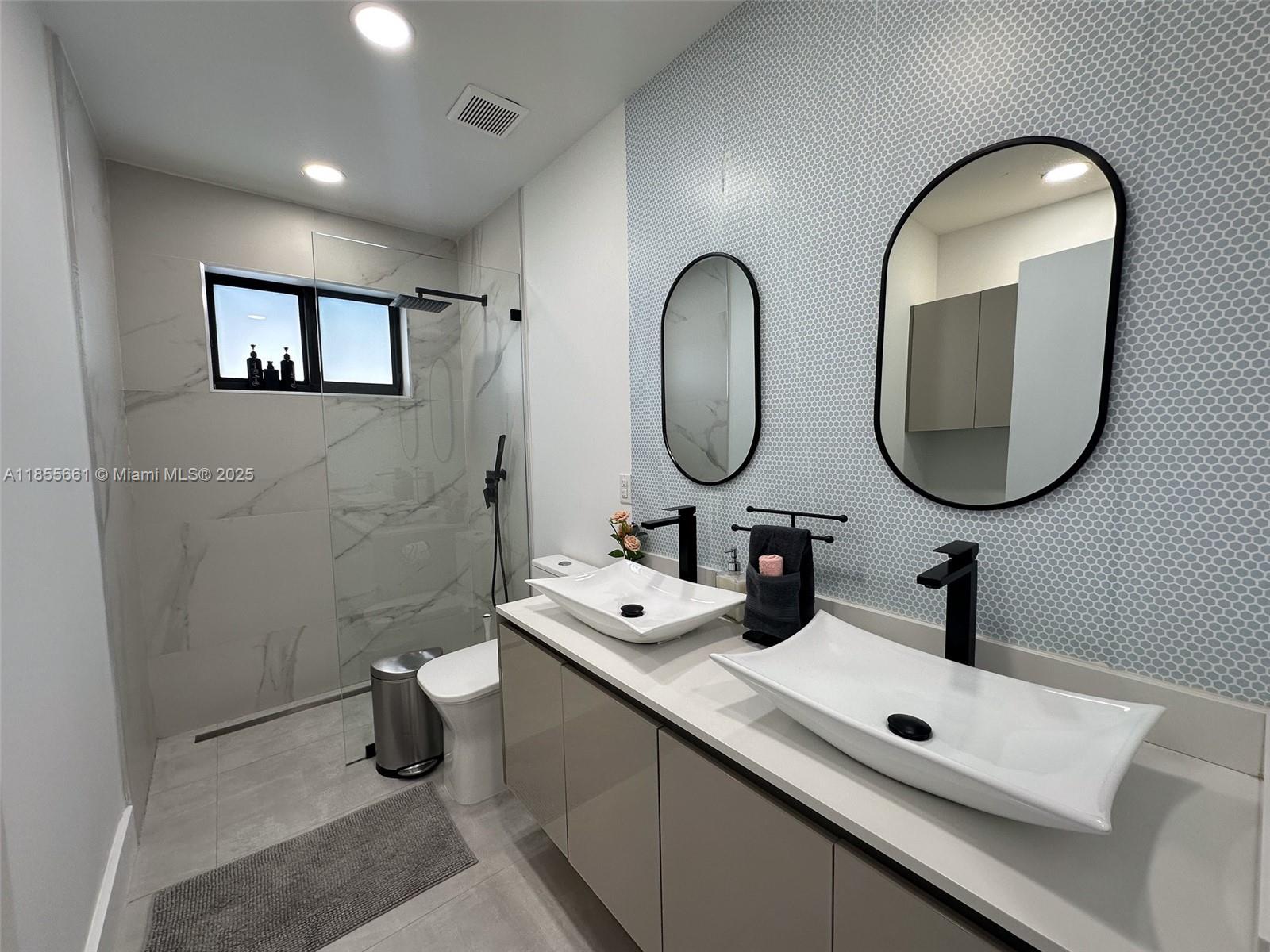 PINE TREE MANOR SEC 1 - Residential Lease