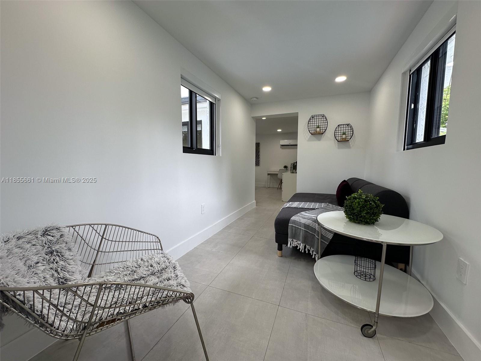 PINE TREE MANOR SEC 1 - Residential Lease