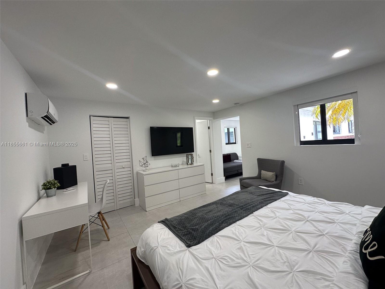 PINE TREE MANOR SEC 1 - Residential Lease