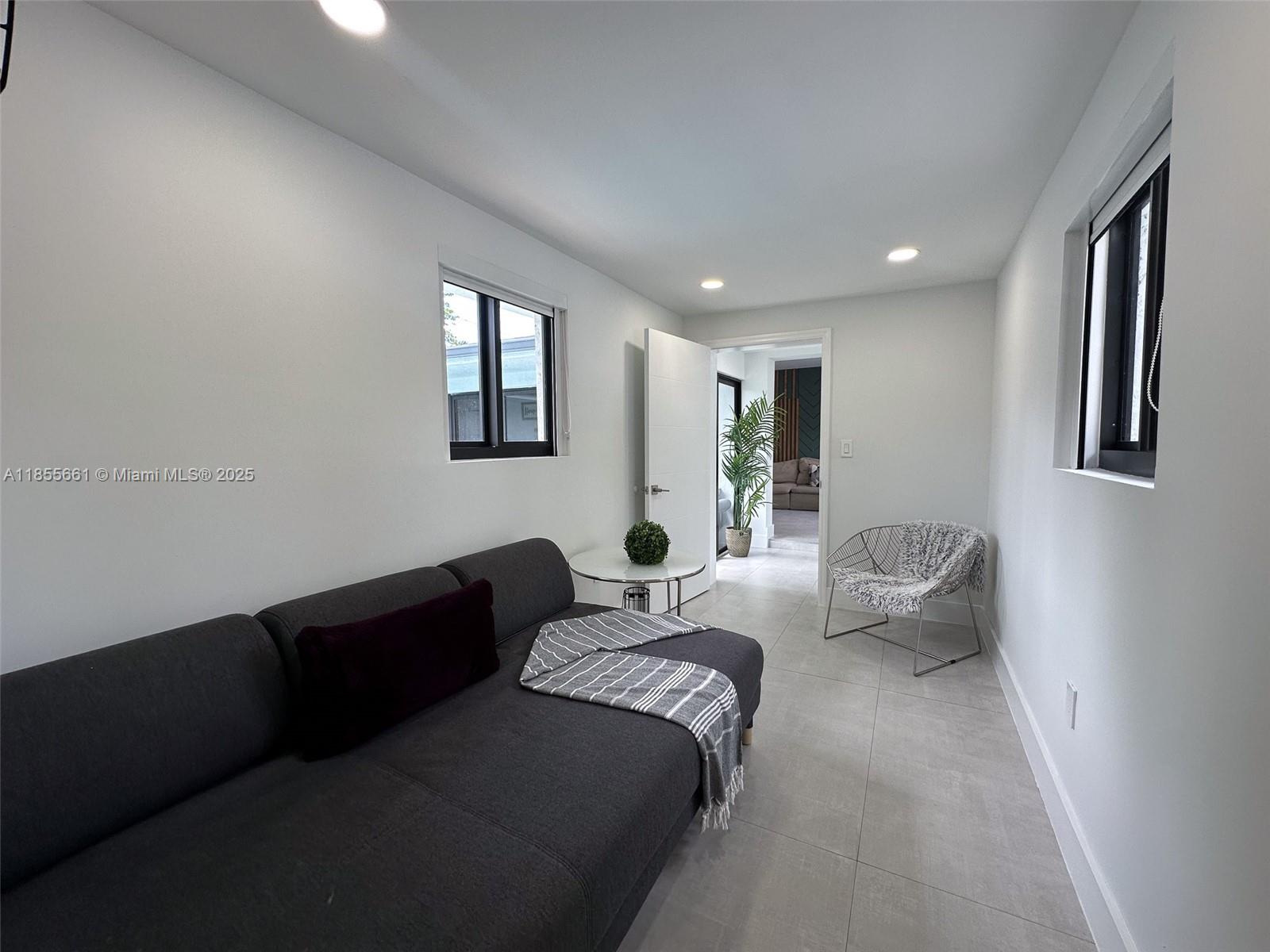 PINE TREE MANOR SEC 1 - Residential Lease