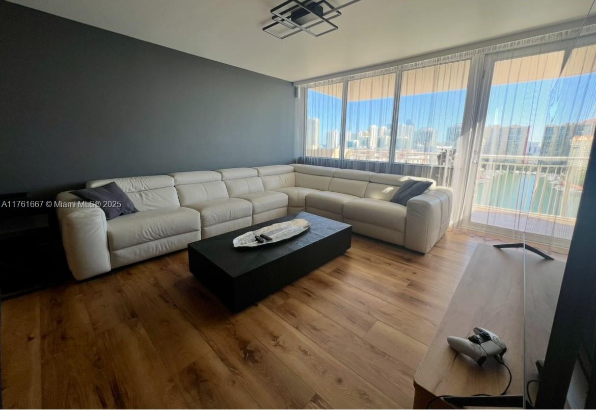Property for Sale at 250 174th St 1401, Sunny Isles Beach, Miami-Dade County, Florida - Bedrooms: 1 
Bathrooms: 2  - $470,000