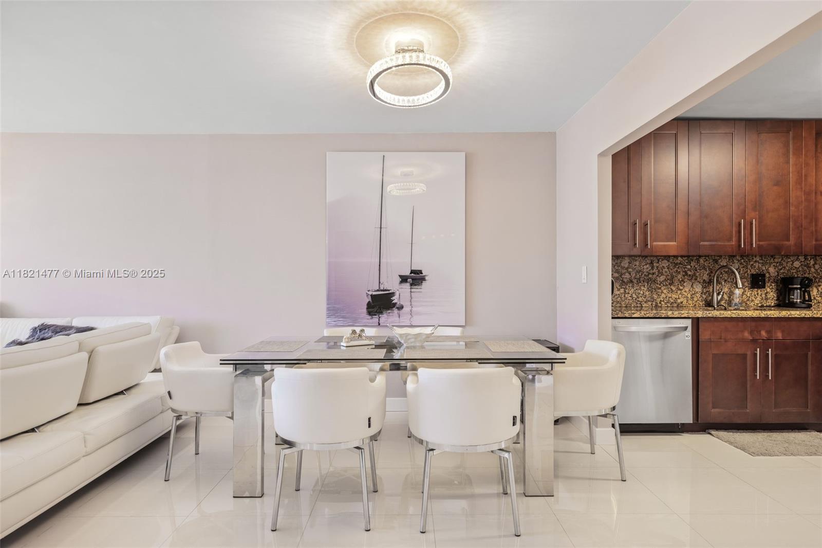 IMPERIAL TOWERS CONDO - Residential
